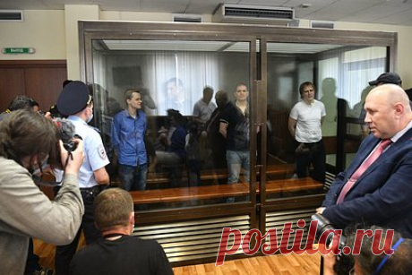 Молодежную организацию «Новое величие» признали экстремистской. Мосгорсуд по иску Минюста вынес решение о признании молодежной организации «Новое величие» экстремистской. Согласно решению суда, деятельность организации и ее символика запрещены в России. Граждане могут привлечь к уголовной ответственности за участие. Несколько членов этой организации были осуждены за экстремизм.
