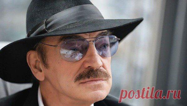 Михаил Боярский — для меня очень неприятная личность
И перестала совсем уважать, когда узнала, что он сына сунул в депутаты. Михаил Боярский-взято в свободном доступе на Яндекс картинки. Михаил Боярский-взято в свободном доступе на Яндекс картинки. Приветствуем вас, наши дорогие читатели! М. Боярский с членами своей семьи живет по страшным принципам: «Человек человеку волк»(по его же заявлению). Этим же принципом руководствуется и его […]
Читай дальше на сайте. Жми подробнее ➡