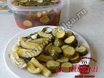 Маринованные огурцы, закуска на каждый день Дорогие читатели! Чудо рецепт, их всегда мало!!! Маринованные огурца, отличная закуска на каждый день. Готовьте хоть каждый день, не надоест. Готовьте много все съедите, это я вам точно обещаю. ИНГРЕДИЕНТЫ: 1 кг огурцов 5 зубков чеснока 1 пучок укропа 2 ч. ложки сладкой паприки лавровый лист Для маринада : 1 л минеральной газированной воды 1 …