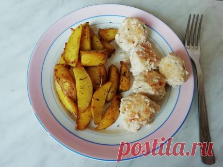 Сочные и нежные куриные фрикадельки в сливках - Пир во время езды Это простое, но очень вкусное блюдо станет прекрасным вариантом сытного обеда или ужина, а также украсит праздничный стол. Я знаю этот рецепт давно и обычно готовлю его на праздники – Новый Год, День Рождения, и гости всегда довольны. Да и в повседневной жизни частенько балую домашних этим нежным блюдом. Кстати, детям куриные фрикадельки тоже придутся […]