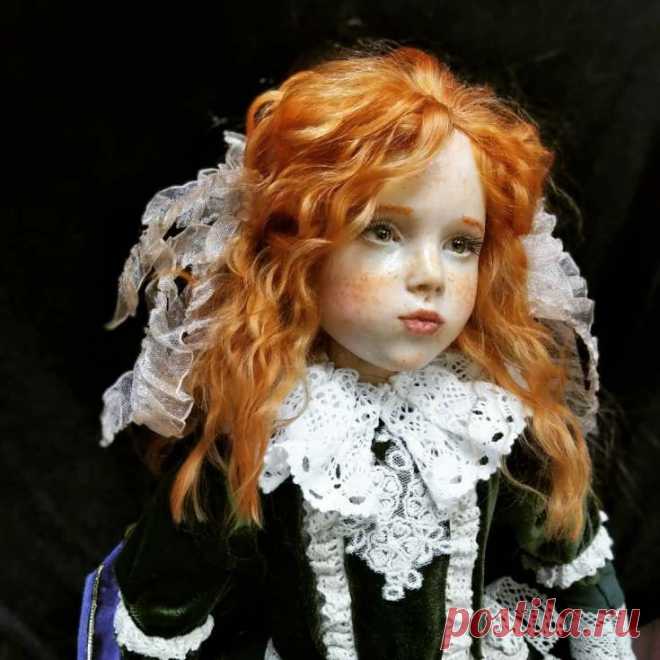 Куклы из полимерной глины | 30 фото | Polymer clay dolls Что представляют собой куклы из полимерной глины? 🎀 Это изделия, выполненные с максимальной точность и реалистичностью. 🙌 Чаще всего таких куколок используют для украшения интерьера, 🎁 покупают в качестве подарка. Поэтому в этой подборке мы собрали лучших кукол из полимерной глины: Для начала посмотрите на эти заготовки. Каждое личико имеет свою мимику, хотя на первый […]