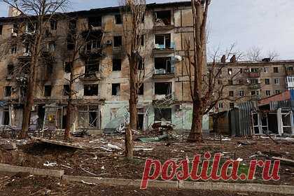 Российские войска прорвались в жилую застройку Авдеевки. Российские войска прорвались в жилую застройку Авдеевки с юга, предварительно, заняв важнейший укрепрайон неподалеку от промзоны. Об этом рассказал «Ленте.ру» представитель Добровольческого штурмового корпуса (ДШК) Алексей Селиванов. Военные заняли четыре улицы в частном секторе.