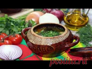 Курица с картошкой в горшочке. Мясо в горшочках с картошкой, рецепт Ингредиенты:Филе куриной грудки – 2 шт.Картофель -  12 шт. среднего размераЛук репчатый – 1 луковицаМорковь – 1 шт.Соль, перец – по вкусуПриправа для курицы – по вкусуЗелень укропа – 1 небольшой пучокЧеснок – 6 зубчиковЛавровый лист – 6 шт.Растительное масло - для жарки