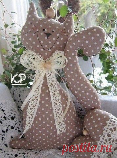Выкройки текстильных котиков