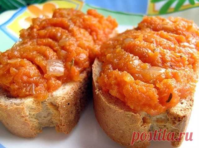 МОРКОВНАЯ ИКРА ПО РЕЦЕПТУ МОЕЙ ТЕТИ, КОТОРАЯ БОЛЬШОЙ СПЕЦИАЛИСТ В КУЛИНАРИИ!
Закуска на все случаи жизни!

Ингредиенты:
помидоры — 1,5 кг
морковка — 1 кг
чеснок — 100 г
сахар — 100 г
растительное масло — 1 стакан
соль — 1 ст.л.
перец молотый чёрный — 1 ст.л.
уксус 70% — 1 ст.л.