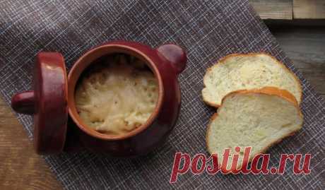 Треска со сметаной и сыром в горшочках