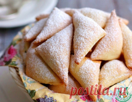 Сдобные треугольники с изюмом и орехами