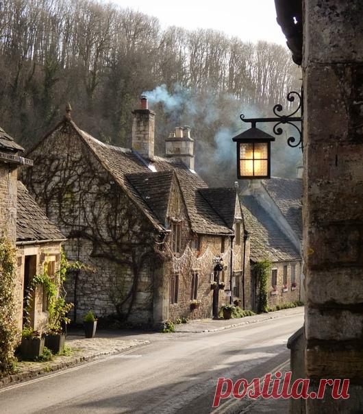 Касл Комб, Англия