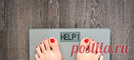 В мире две беды – избыточный вес и, как ни странно, яростное стремление снизить его. Как и во многих других сферах, крайности не приводят ни к чему хорошему. И если с ожирением все понятно, то вот поддержание своего веса в пределах нормы не выглядит проблемой, а, напротив, считается признаком крепкого здоровья и долголетия. Последнее утверждение было недавно развенчано американскими учеными из Массачусетса. Фото В течение 70 лет исследователи наблюдали за двумя поколениями жителей одного из…