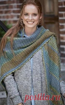 Цветная шаль спицами, связанная из пряжи пяти цветов РазмерДлина изделия (по верхнему краю): 212 cмДлина изделия по наборному ряду скошенного края: 122 смДлина изделия по последнему ряду скошенного края: 144 смДлина биссектрисы до нижнего угла: 102 смВНИМАНИЕ!Изделие имеет асимметричную форму.ВАМ ПОТРЕБУЕТСЯПряжа (100% шерсти; 50 г/225 м) –...