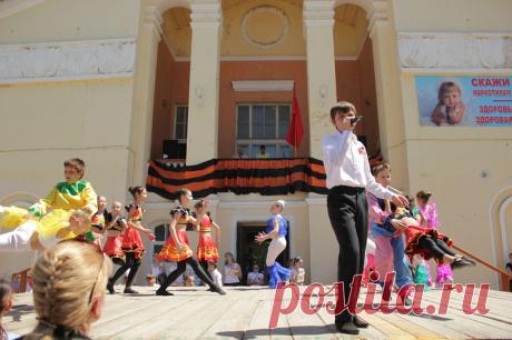 Поем потихоньку.