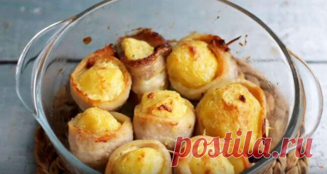 Картофель с Беконом в Духовке Очень Вкусный Рецепт Картофель с беконом в духовке очень вкусный и простой рецепт. Это горячая закуска, которая делается очень просто и быстро.