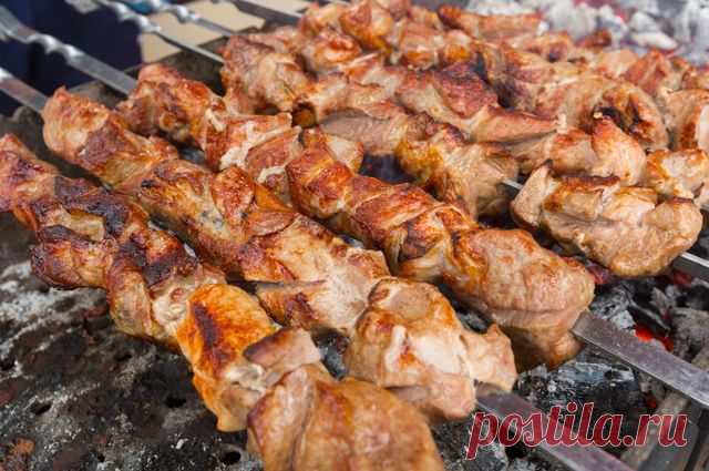 Мясо с ананасом. «Железные» правила полезного шашлыка Почему маринованное мясо вкуснее и чем на самом деле нужно запивать шашлык, а чем — не рекомендуется?