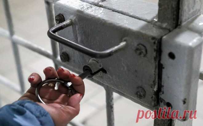 Отказавшемуся от участия в спецоперации ефрейтору дали пять лет колонии. По данным суда, в мае 2022 года 24-летний ефрейтор Марсель Кандаров, не желая принимать участие в специальной военной операции на Украине, не явился к месту службы, в сентябре его задержала полиция