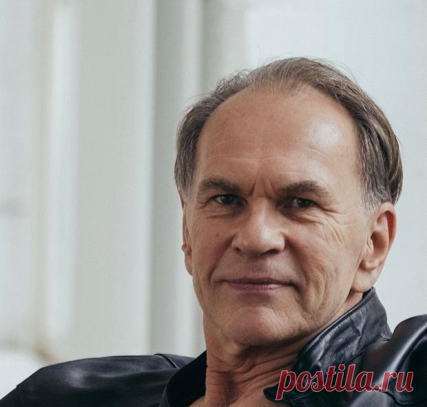 Алексей Гуськов счастлив в браке 33 года: как выглядят жена и дети актера