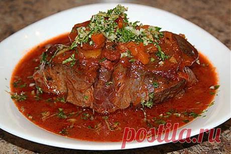 Оссо Буко по-милански (Osso Buco alla Milanese).