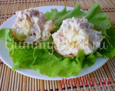 Салат с копченой грудкой и ананасами - пошаговый рецепт с фото