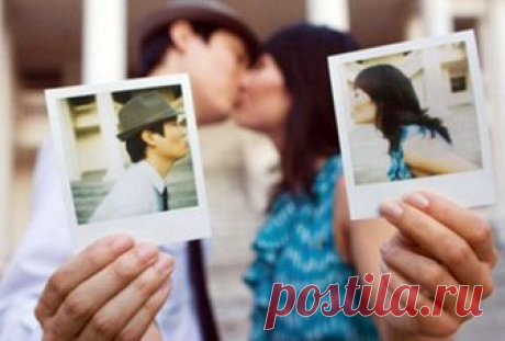 Что категорически запрещено делать с фотографиями, чтобы не накликать беду В этой статье мы расскажем о самых распространенных приметах, суевериях и запретах, связанных с фотоснимками, и дадим к ним пояснения.
 

Принято считать, что фотография обладает мистической силой и л…