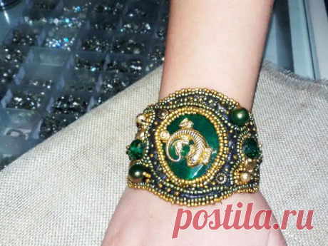 Зелёный агат, бисер и хрусталь, натуральная кожа... Без комментариев - шикарно!