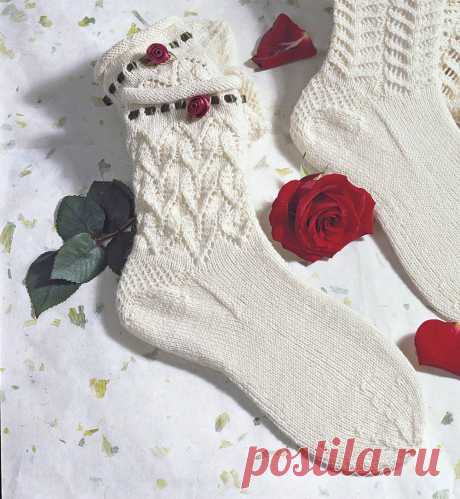 Белые носки с розочкой - схема вязания спицами. Вяжем Носки на Verena.ru