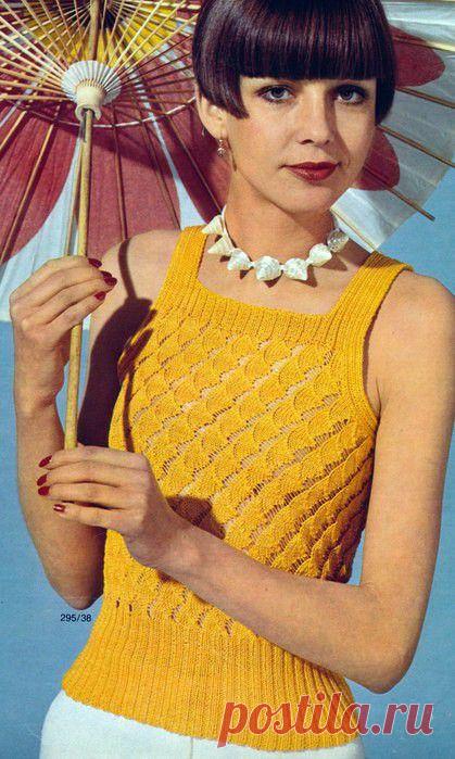 желтый топ.