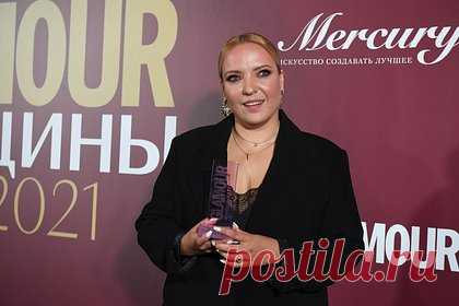 Популярная юмористка назвала самую раздражающую вещь в работе в шоу на ТНТ. Популярная российская юмористка Ирина Мягкова рассказала о том, что ее больше всего раздражало во время работы в шоу Stand Up на канале ТНТ. Ранее комикесса также пожаловалась на синдром самозванца. Мягкова призналась, что не смогла сдержать слез после того, как билеты на ее концерт быстро раскупили.