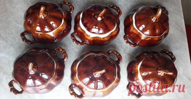 Открыв крышку этих горшочков, я была одурманена ароматом! Самое вкусное блюдо.