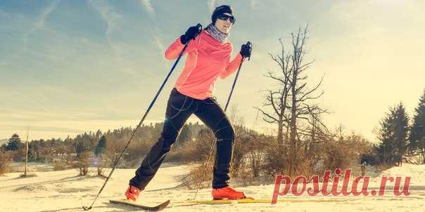 Если вы мечтаете кататься в ближайшем парке по ровному, утрамбованному снегу или лыжне, вам нужны беговые лыжи. Лайфхакер собрал всё, что вы должны знать о них, прежде чем идти в магазин.