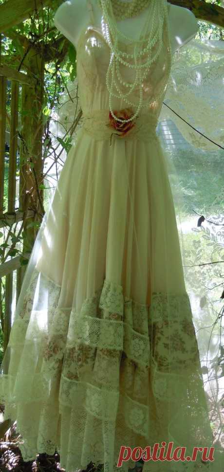 Cream wedding dress lace tulle floral roses от vintageopulence