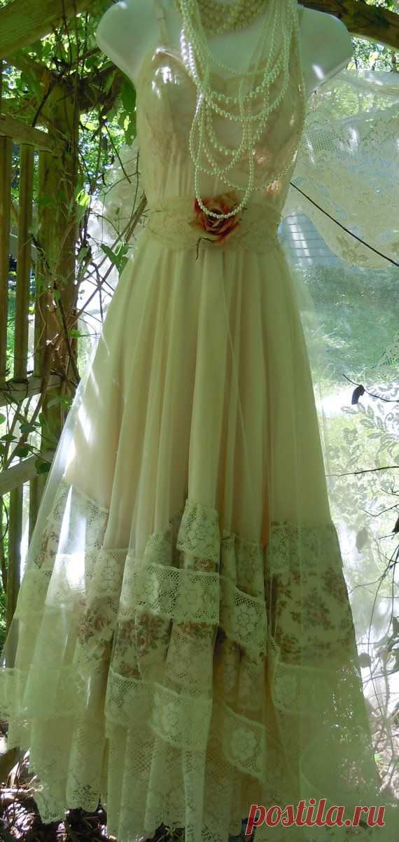 Cream wedding dress lace tulle floral roses от vintageopulence