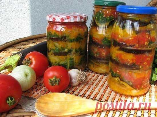 Баклажаны в медовом маринаде
Очень нежная и вкусная закуска! Из-за небольшого содержания уксуса можно закуску в разумных дозах предлагать даже детям. А приготовить такие баклажаны реально за час. Попробуйте - это замечательный вариант!
Понадобится:
3 баклажана,
3 моркови,
3 луковицы,
6 зубчиков чеснока,
пучок укропа.
Для маринада:
6 помидоров,
2 столовых ложки уксуса,
1 столовая ложка меда,
соль, перец по вкусу,
растительное масло.
Ориентируйтесь, пожалуйста, на мясистость помидоров, так одни