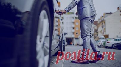 Автоэксперт: чиновник должен ездить на том же автомобиле, что и рядовой житель. Вице-президент Национального автомобильного союза Ян Хайцеэр в беседе с RT прокомментировал рекомендованные Минпромторгом марки авто для использования чиновниками. Читать далее