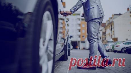 Автоэксперт: чиновник должен ездить на том же автомобиле, что и рядовой житель. Вице-президент Национального автомобильного союза Ян Хайцеэр в беседе с RT прокомментировал рекомендованные Минпромторгом марки авто для использования чиновниками. Читать далее