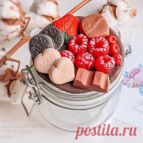 Сладкая баночка с декором от @toreeva_polymerclay 😋
.
.
.
Понравился мастер? Поддержи, ставь ❤️
.
.
.
#вкусныеложки #вкусныеложечки #санктпетербург #подарокучителю #выпускной2019 #кружкисполимернойглиной #ручнаяработа #подаркинавыпускной #кружкаручнойработы #кружкасдекоромизполимернойглины #подарокнавыпускной #вкуснаякружка #кружкасдекором #подарокотгруппы #подарокдлявоспитателя #подароквоспитателю #выпускнойвсаду #выпускнойвсаду2019 #вкусныекружки #подаркинавыпускной