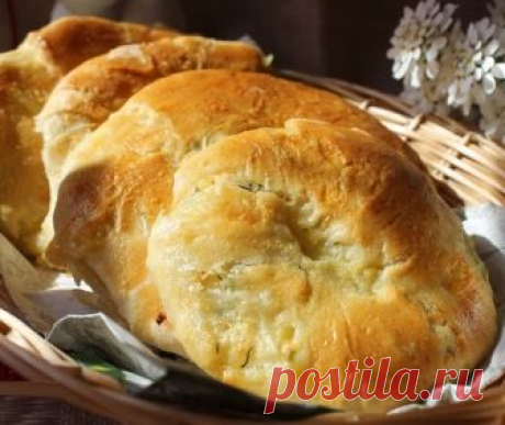 Рецепт приготовления сытных луковых лепешек на завтрак Аппетитные луковые лепешки, которые готовятся очень быстро, рекомендуется подавать на завтрак. Сытные луковые лепешки являются прекрасной и более вкусной альтернативой обычному хлебу. Существует немало рецептов луковых лепешек на сайте https://krabochki...