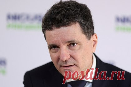 Президент Румынии стал мемом из-за похожего на Байдена поведения