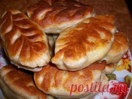 Пирожки получаются мягкие, вкусные и не черствеют 2-3 дня (если конечно доживут) - Счастливый формат