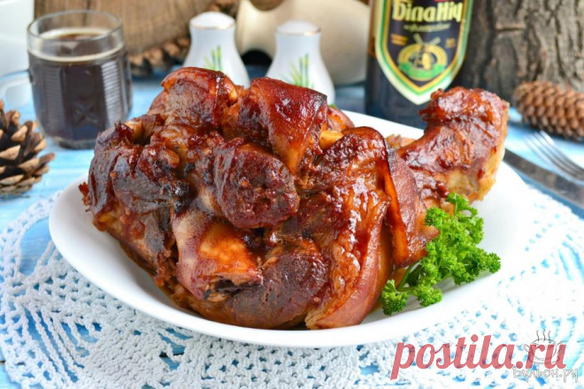 Свиная рулька по-баварски Запеченная свиная рулька - очень вкусное и сытное традиционное немецкое блюдо больше подходящее для настоящих мужчин.