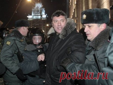 Арест Немцова