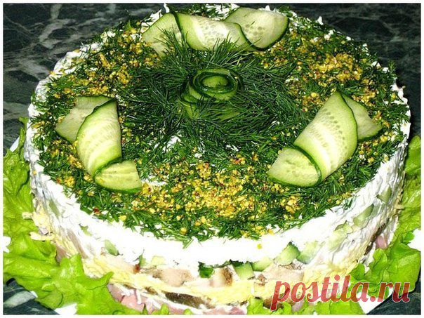 МЯСНОЙ САЛАТ С ФИСТАШКАМИ.