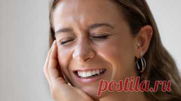 Стоматолог Елфимова назвала бруксизм противопоказанием для установления виниров. Заведующая стоматологическим отделением многофункциональной клиники «К+31 Запад», врач стоматолог-хирург, имплантолог Наталья Елфимова рассказала, что бруксизм создаёт повышенную нагрузку на виниры, что может привести к их сколам и отклеиванию. Читать далее