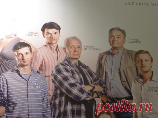 Новые фотографии актеров театра в фойе — NashTeatr.com