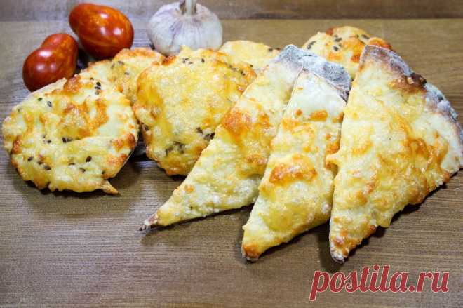 Картофельно-сырные слойки  Слойки невероятно вкусные как теплые, так и холодные.  После приготовления вы получите 3 порции. Время приготовления: 50 минут
Ингредиенты
Картофель, 200 грамм Сыр, 100 грамм Мука, 150 грамм Яйцо, 1 …