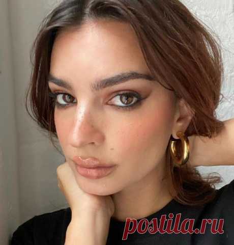 Фигура Эмили Ратаковски спустя полтора месяца после родов восхищает: новые фото модели