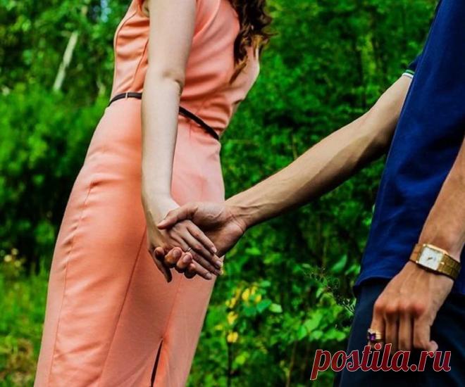 Сильная молитва на возвращение любимого человека С помощью сильной молитвы к святым можно вернуть любимого мужчину после расставания или ссоры. Читать обращение надо от чистого сердца и с верой.