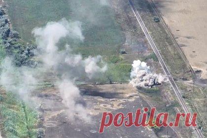 Российские военные ликвидировали более 110 бойцов ВСУ в Харьковской области. Российские военные ликвидировали более 110 бойцов ВСУ в Харьковской области. Об этом в субботу, 8 октября, заявил официальный представитель Минобороны генерал-лейтенант Игорь Конашенков. Он уточнил, что были произведены массированные удары по выдвигавшимся резервам противника вблизи Петропавловки в Харьковской области.