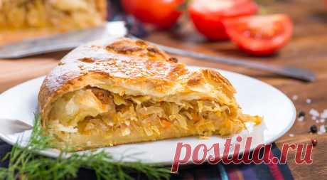Пироги с капустой: заливные и остальные — читать на Gastronom.ru Пироги с капустой в нашей стране пользуются особенной любовью и популярностью. Это неслучайно, ведь белокочанная капуста — овощ доступный, бюджетный, полезный и вкусный. Продается в каждом магазине, прекрасно растет на дачах и неплохо хранится всю зи - статья на кулинарном сайте Gastronom.ru