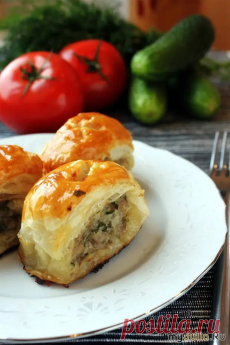 SAUSAGE ROLLS-РУЛЕТИКИ ИЗ СЛОЁНОГО ТЕСТА с мясным фаршем и зеленью
