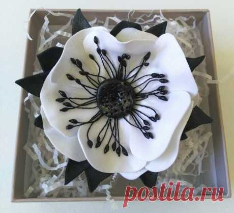 Доброе утро
Вот такая брошечка-комплимент, поедет жить сегодня к прекрасной Елене из Калининграда!
Спасибо за участие в нашем конкурсе инстаграм