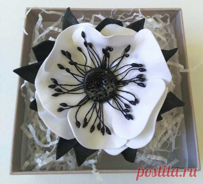 Доброе утро
Вот такая брошечка-комплимент, поедет жить сегодня к прекрасной Елене из Калининграда!
Спасибо за участие в нашем конкурсе инстаграм